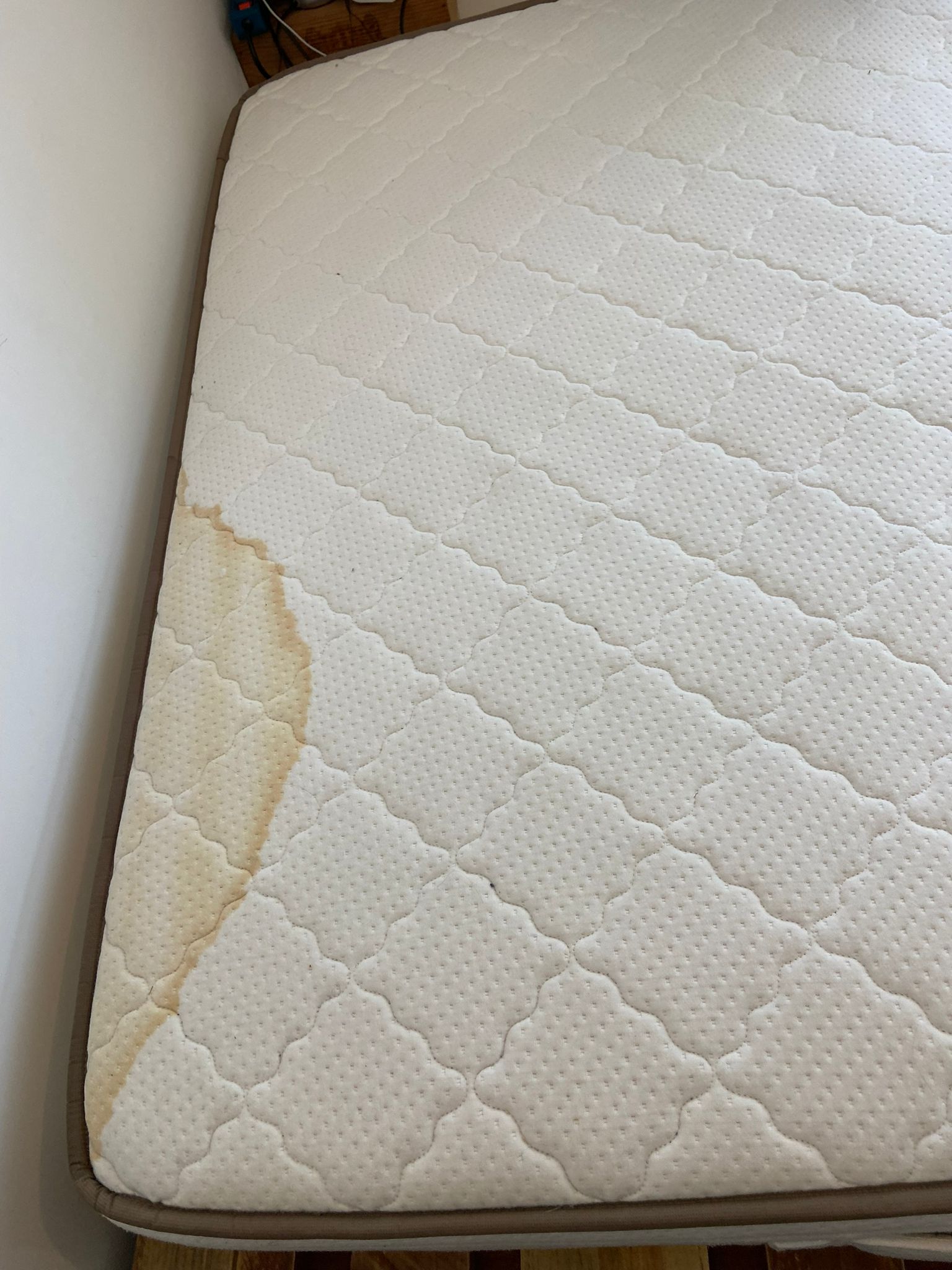 nettoyage tâche matelas avant